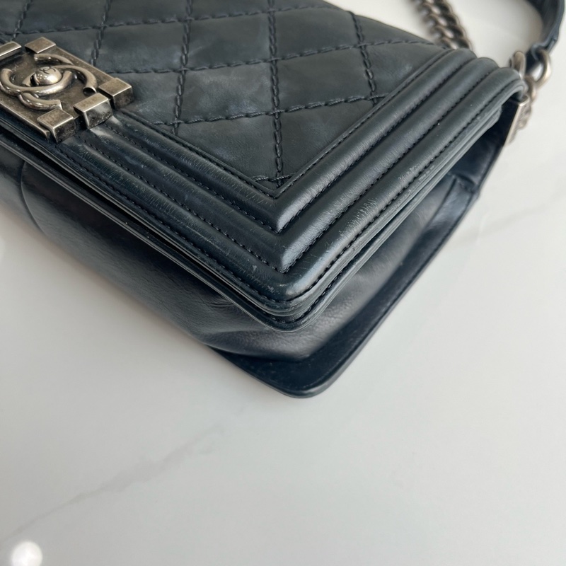 Chanel • 經典黑銀外縫線牛皮 Le Boy 25 中號-6