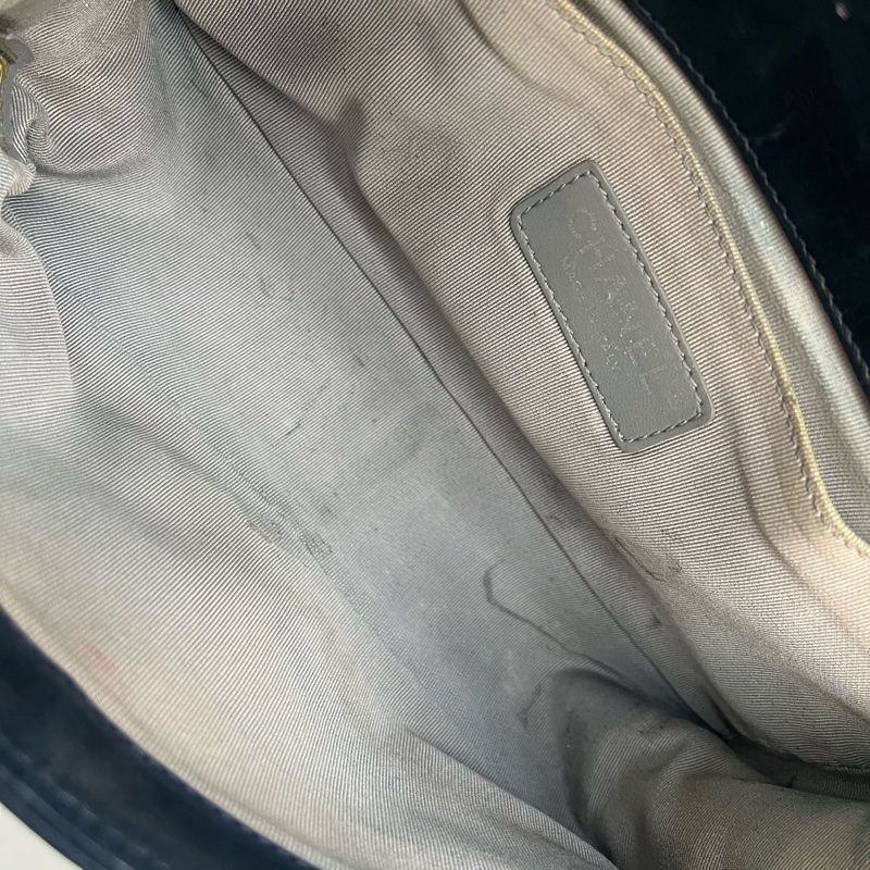 Chanel • 經典黑銀外縫線牛皮 Le Boy 25 中號-9