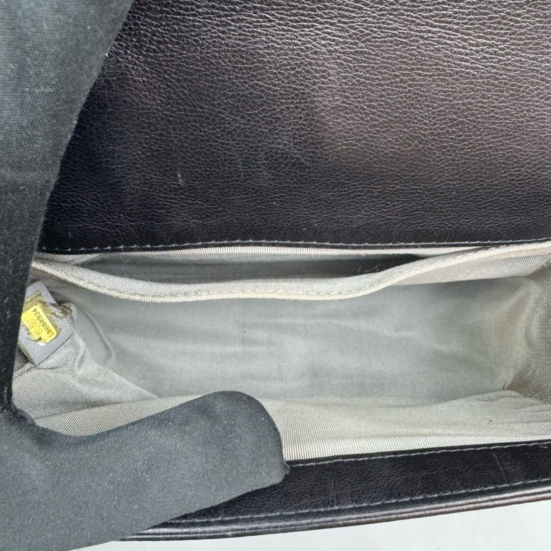 Chanel • 經典黑銀外縫線牛皮Le Boy 25 中號-8