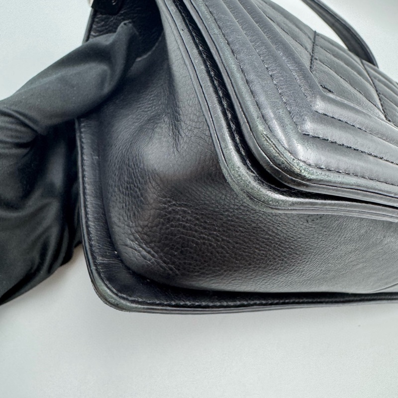 Chanel • 經典黑銀外縫線牛皮Le Boy 25 中號-9