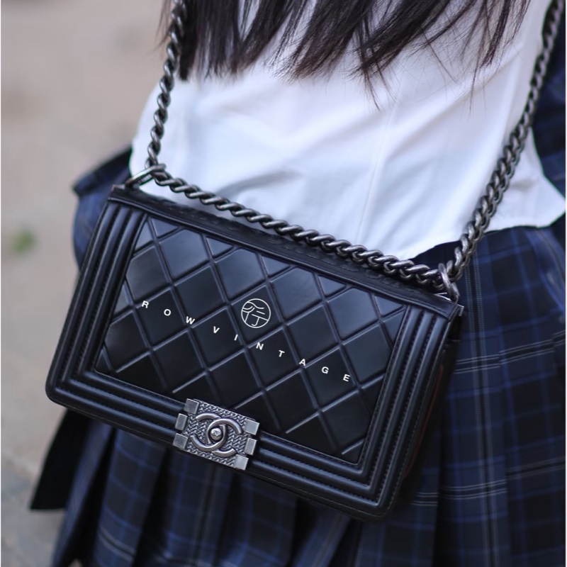 Chanel • 稀有薩爾斯堡菠蘿釦牛皮銀釦Le Boy 25 中號-1