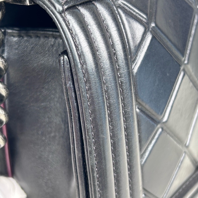 Chanel • 稀有薩爾斯堡菠蘿釦牛皮銀釦Le Boy 25 中號-10