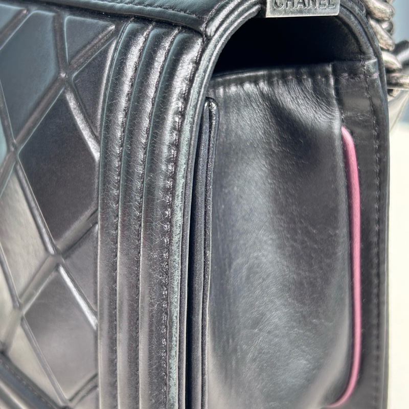 Chanel • 稀有薩爾斯堡菠蘿釦牛皮銀釦Le Boy 25 中號-11