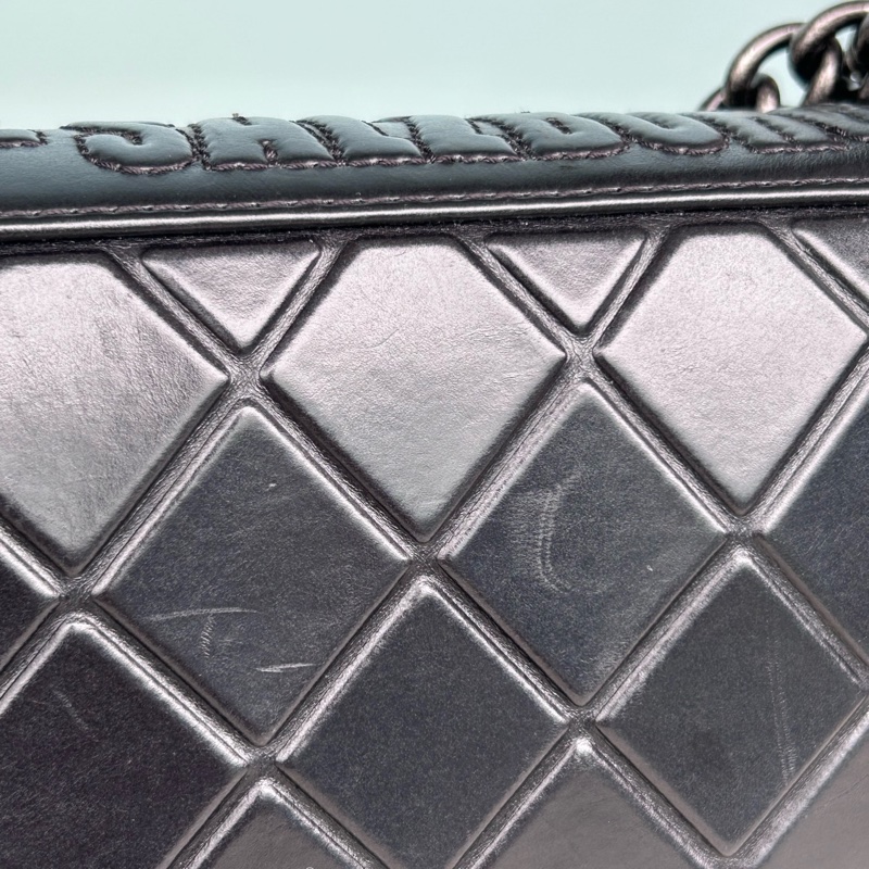 Chanel • 稀有薩爾斯堡菠蘿釦牛皮銀釦Le Boy 25 中號-12