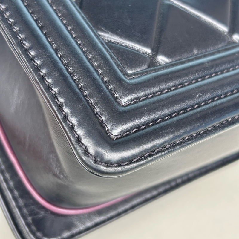 Chanel • 稀有薩爾斯堡菠蘿釦牛皮銀釦Le Boy 25 中號-15