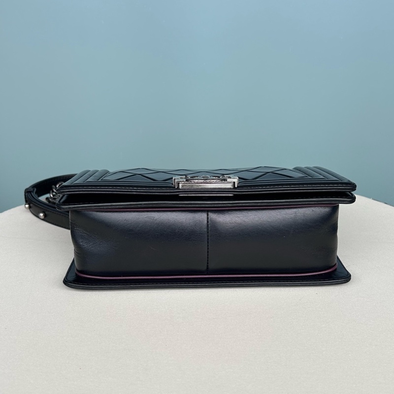 Chanel • 稀有薩爾斯堡菠蘿釦牛皮銀釦Le Boy 25 中號-19