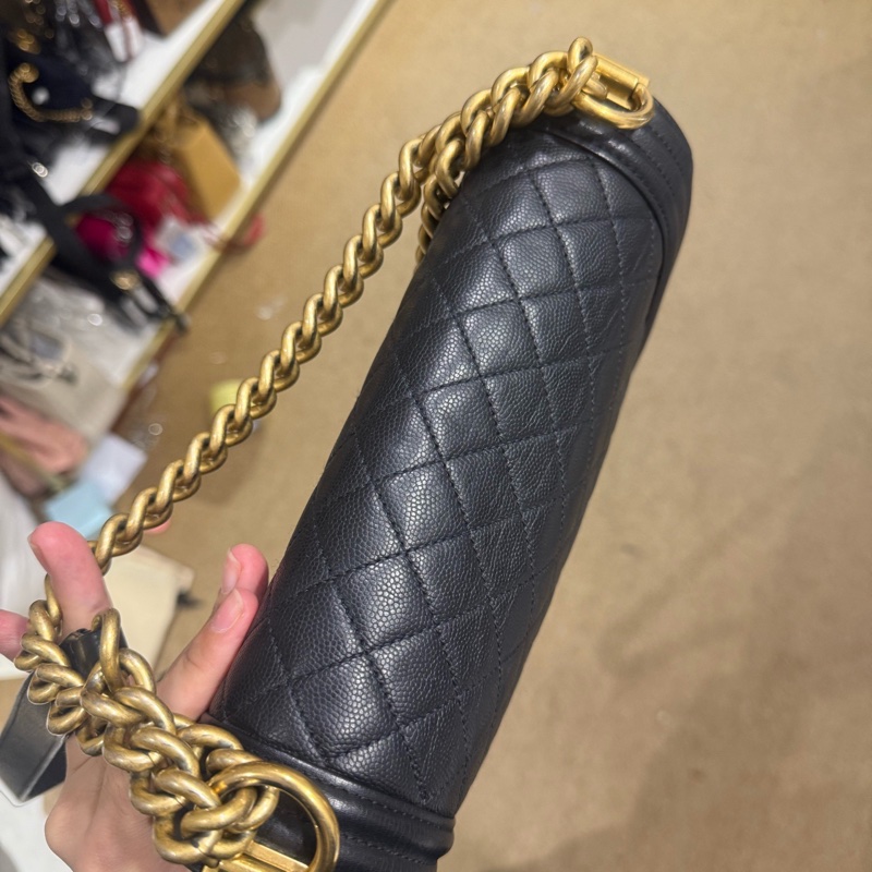 Chanel • 經典荔枝牛皮金釦Le Boy 25 中號-10