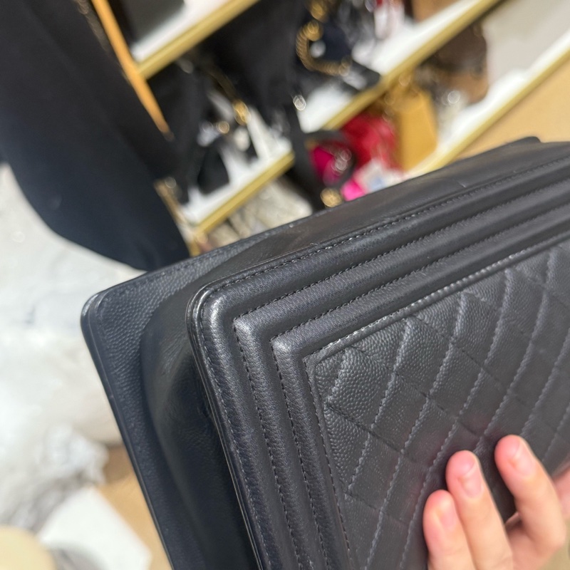 Chanel • 經典荔枝牛皮金釦Le Boy 25 中號-11