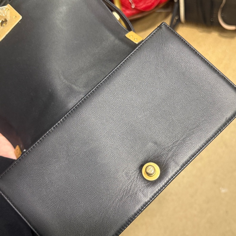 Chanel • 經典荔枝牛皮金釦Le Boy 25 中號-18