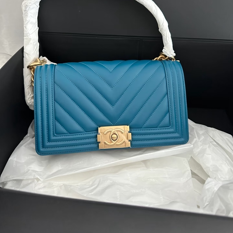 Chanel • 經典松石藍山形紋牛皮Le Boy 25 中號 全配有卡-0