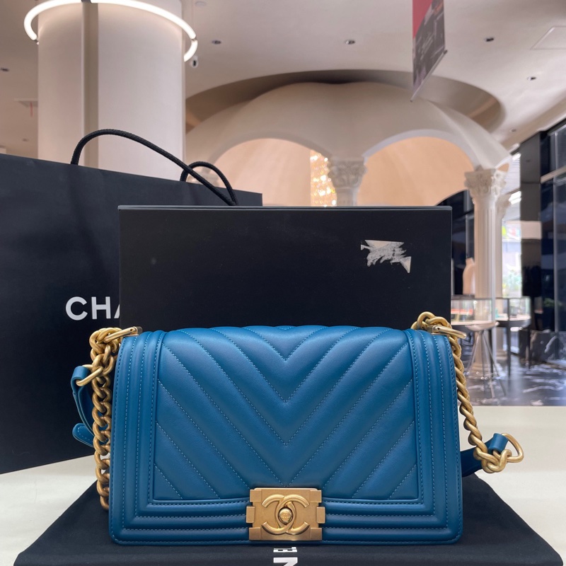 Chanel • 經典松石藍山形紋牛皮Le Boy 25 中號 全配有卡-1