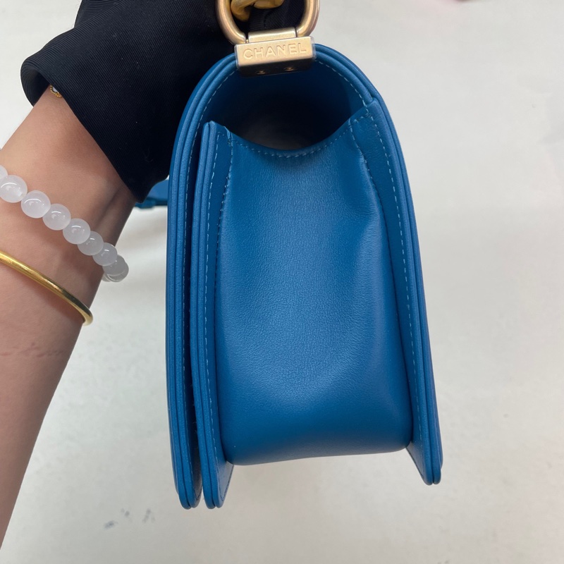 Chanel • 經典松石藍山形紋牛皮Le Boy 25 中號 全配有卡-9