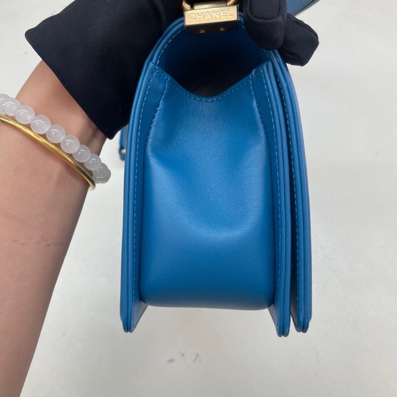 Chanel • 經典松石藍山形紋牛皮Le Boy 25 中號 全配有卡-10