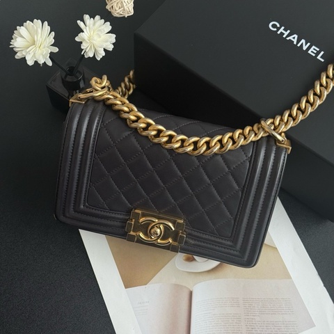 Chanel • 經典深灰金釦羊皮Le Boy 20 小號有購證