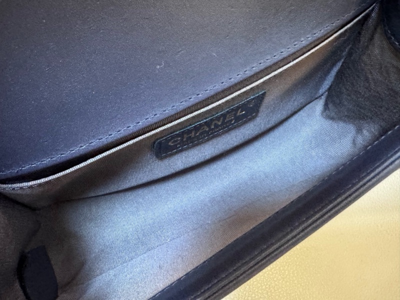 Chanel • 經典深灰金釦羊皮Le Boy 20 小號有購證-14