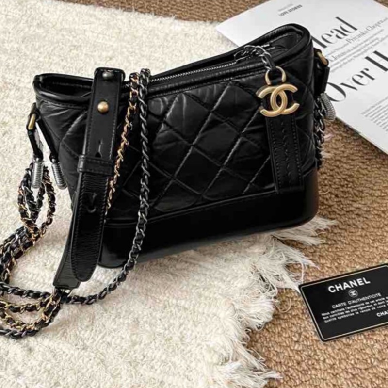 Chanel • Gabrielle 經典黑金牛皮流浪包 小號 有卡-1