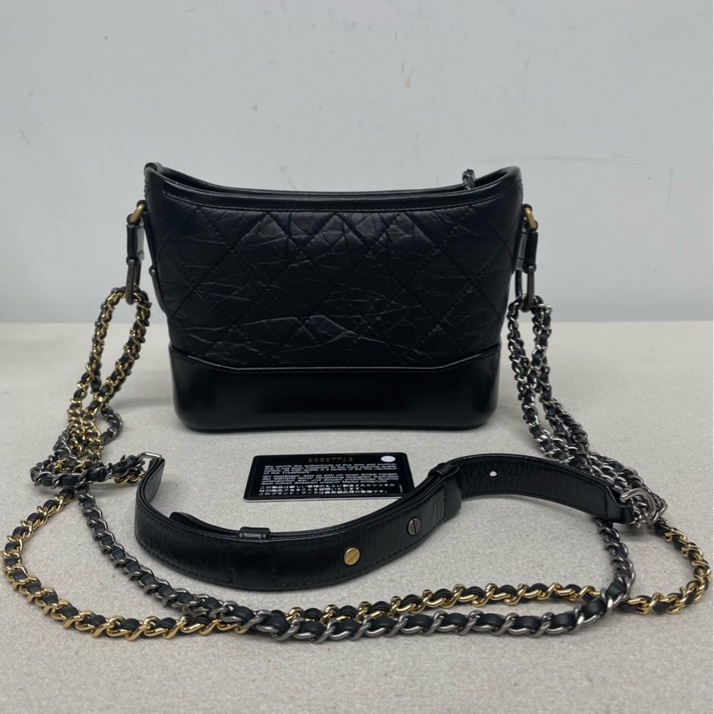 Chanel • Gabrielle 經典黑金牛皮流浪包 小號 有卡-6