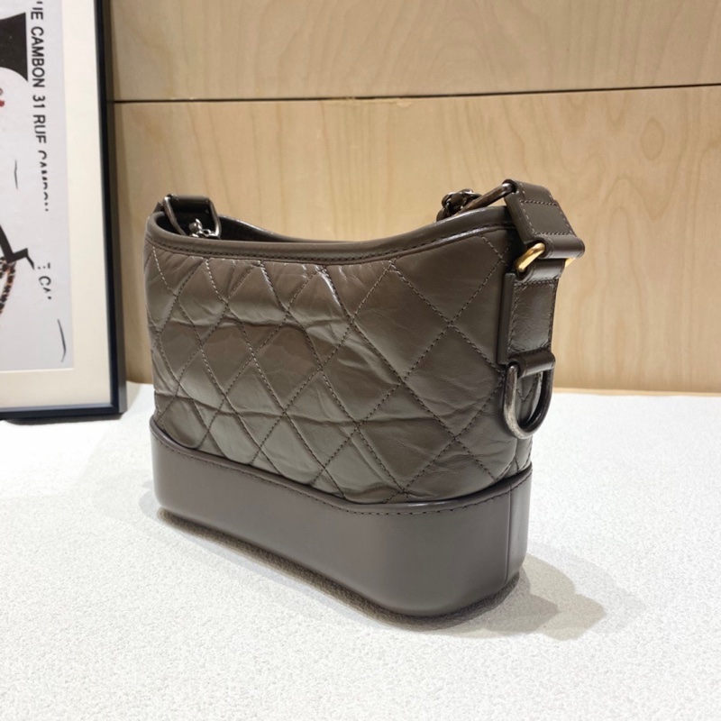 Chanel • Gabrielle 經典大象灰金釦流浪包 全配有卡-6