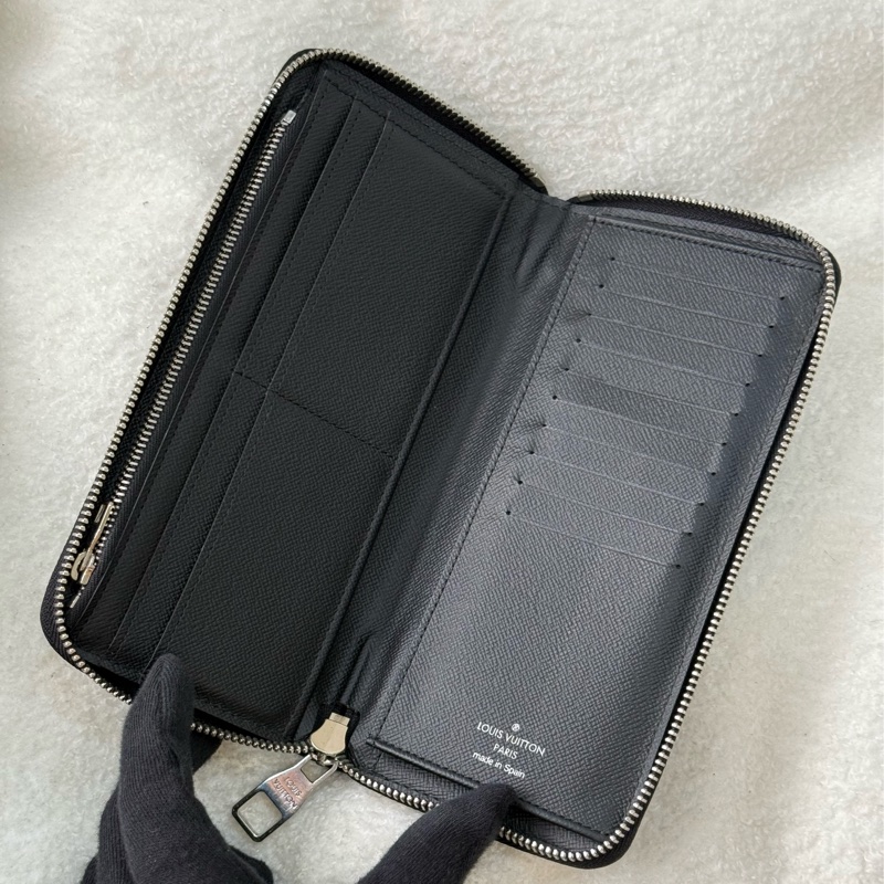 Lv 黑EPI水波紋拉鍊長夾-6