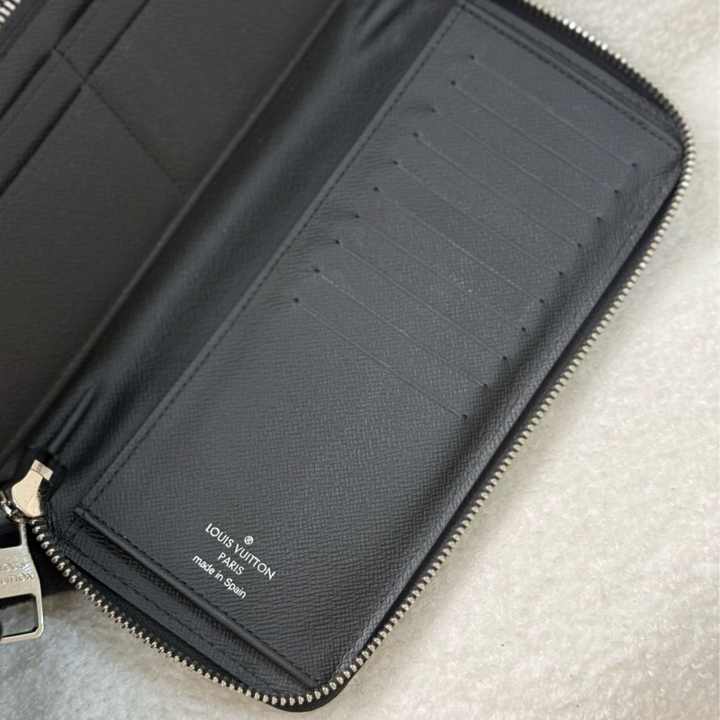 Lv 黑EPI水波紋拉鍊長夾-8