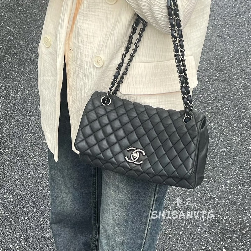 Chanel • 黑銀泡芙牛皮Cf 機場包-1