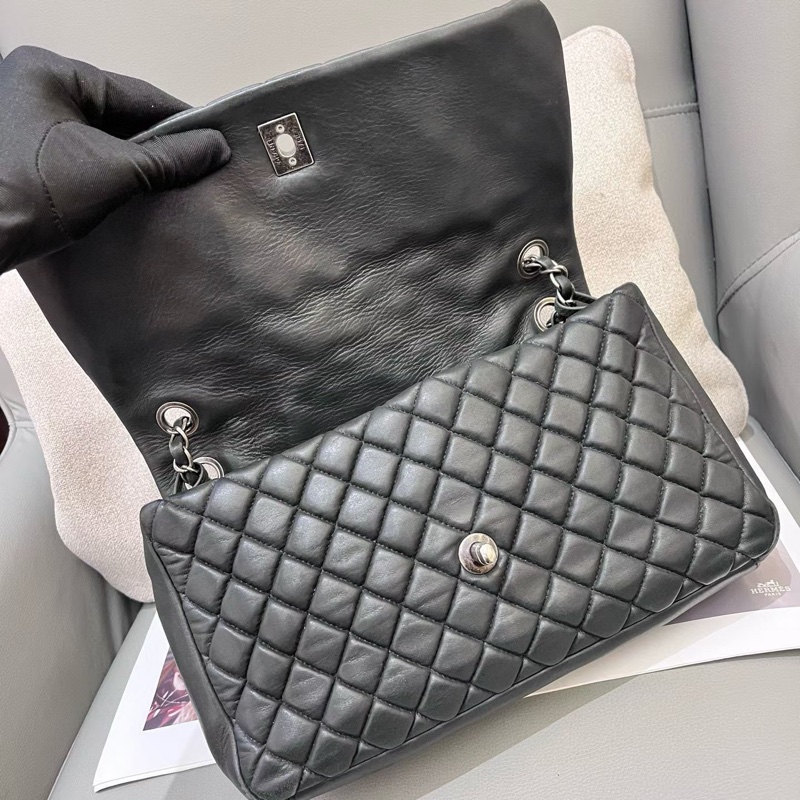 Chanel • 黑銀泡芙牛皮Cf 機場包-7