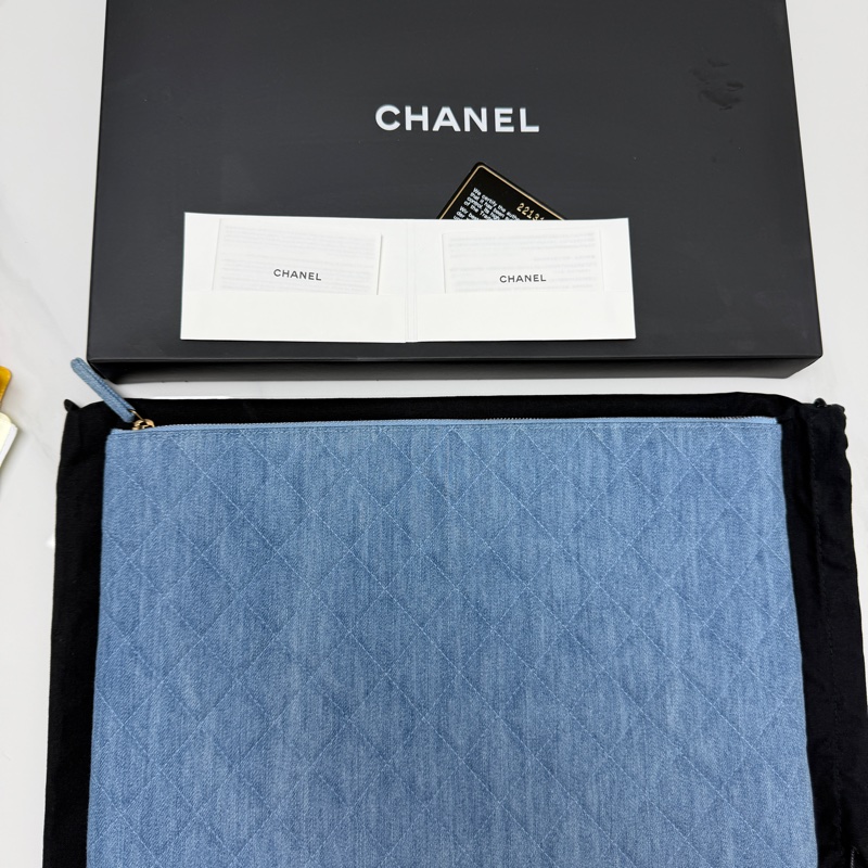 99新未使用品Chanel 2.55 牛仔金扣 大號O’case 手拿包-1