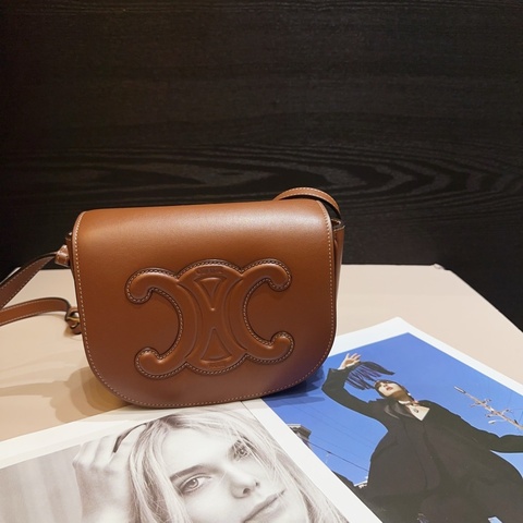 Celine 咖牛皮cuir triomphe folco