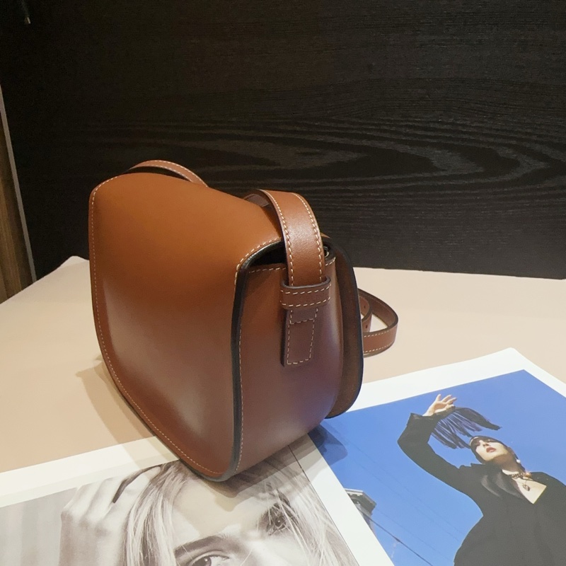 Celine 咖牛皮cuir triomphe folco-2