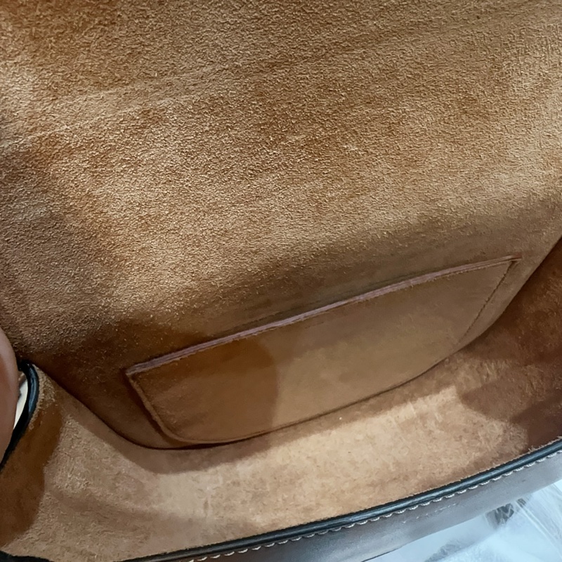 Celine 咖牛皮cuir triomphe folco-5