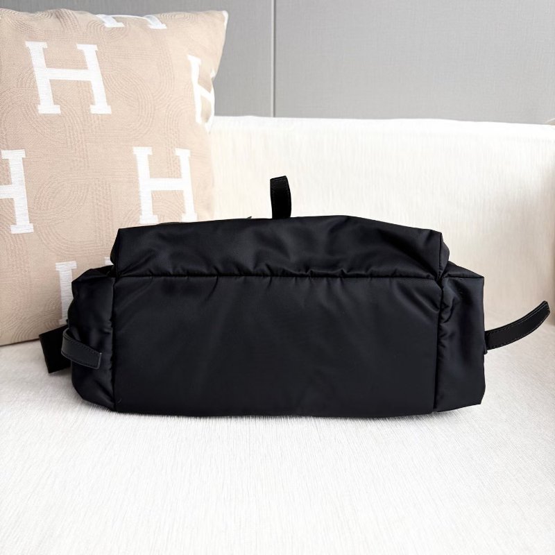 Prada Re-Nylon黑金大號郵差包 黑色 金扣 36*21*16  99新配件保卡 塵袋 說明書 購證-5