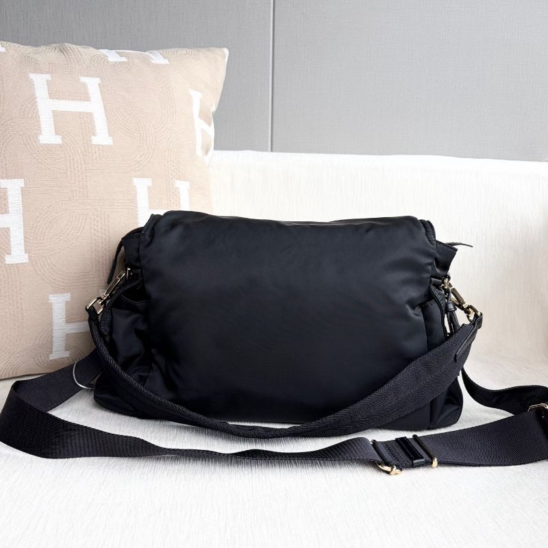 Prada Re-Nylon黑金大號郵差包 黑色 金扣 36*21*16  99新配件保卡 塵袋 說明書 購證-6