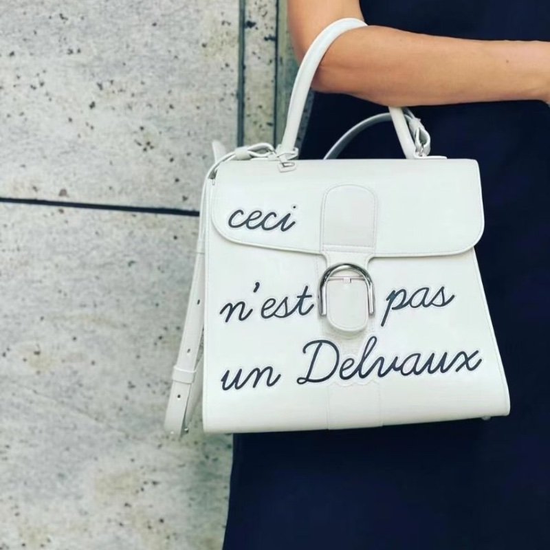 DELVAUX brilliant限量簽名款白色手提肩背斜背包28*25*16  95新 配件塵袋包撐購證卡冊鏡子保卡-1