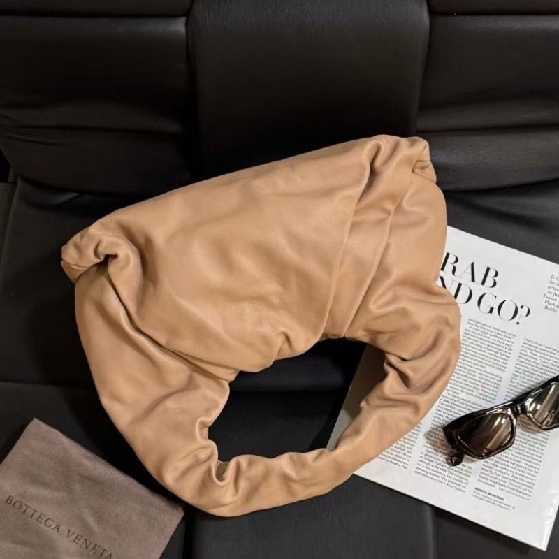 BV shoulder pouch 奶茶色 牛皮 雲朵腋下包 38x17cm 95新 配件塵袋 說明書-2