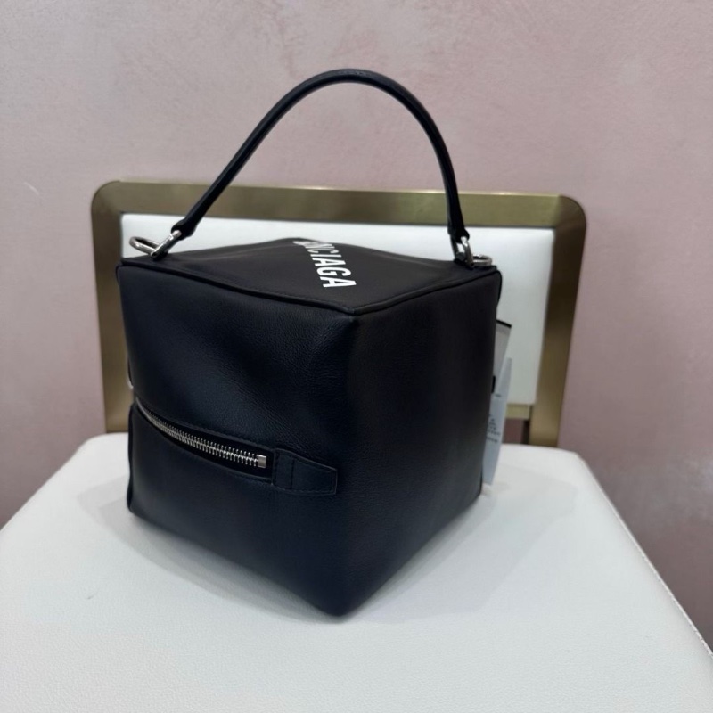Balenciaga 黑色骰子包手提肩背包16*16*16  95新 配件塵袋-5