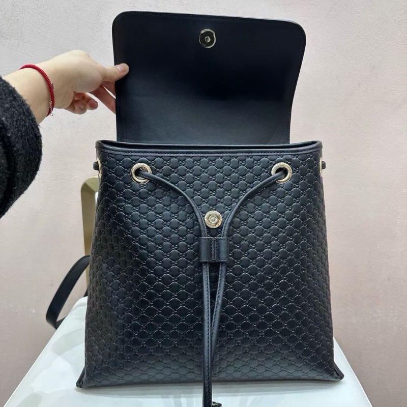 Gucci 黑色雙G壓紋牛皮後背包 30*27  95新 配件塵袋-5