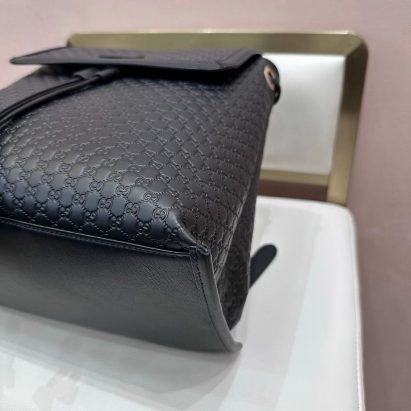 Gucci 黑色雙G壓紋牛皮後背包 30*27  95新 配件塵袋-6