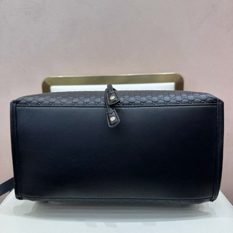 Gucci 黑色雙G壓紋牛皮後背包 30*27  95新 配件塵袋-7