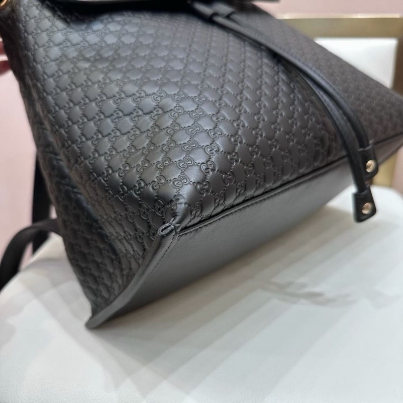 Gucci 黑色雙G壓紋牛皮後背包 30*27  95新 配件塵袋-8