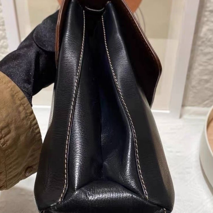 Loewe 中古 小號 蛇骨包 黑色拼棕色 金色手柄 26x9x21  9新 配件塵袋-4