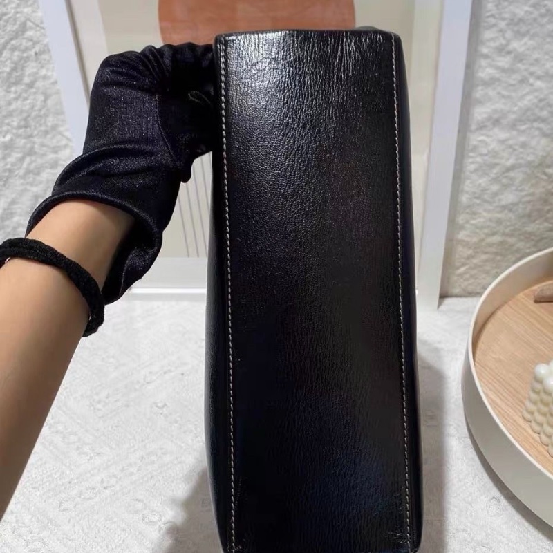 Loewe 中古 小號 蛇骨包 黑色拼棕色 金色手柄 26x9x21  9新 配件塵袋-5