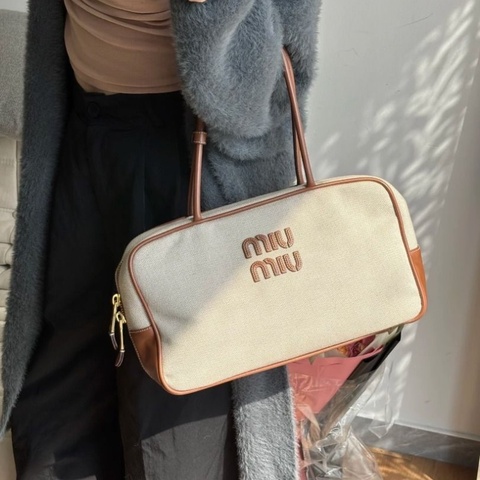 miumiu Beau系列米白拼棕色 帆布保齡球大號手提包34×11×19cm  9新 配件塵袋