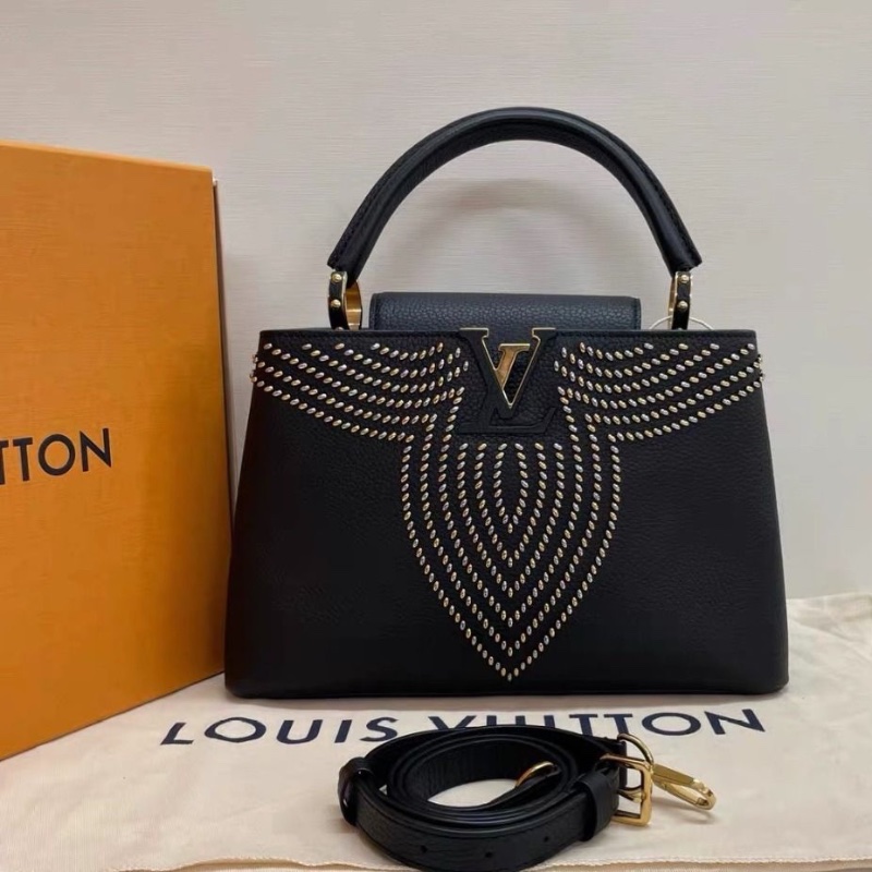 LV 限定黑金釘珠capucines系列肩背包31*20*11  9新 配件塵袋-1