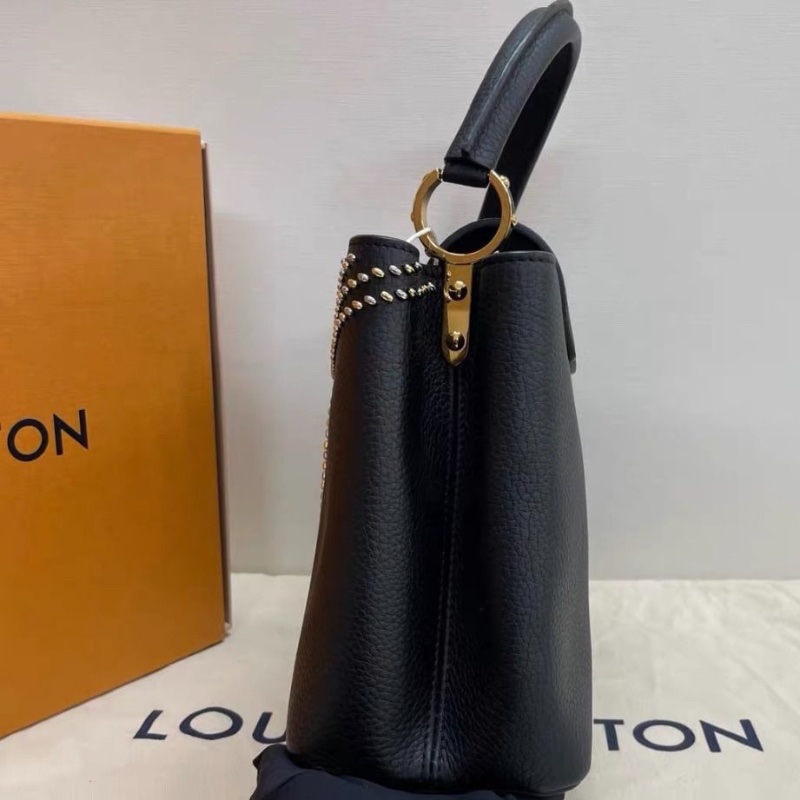 LV 限定黑金釘珠capucines系列肩背包31*20*11  9新 配件塵袋-5