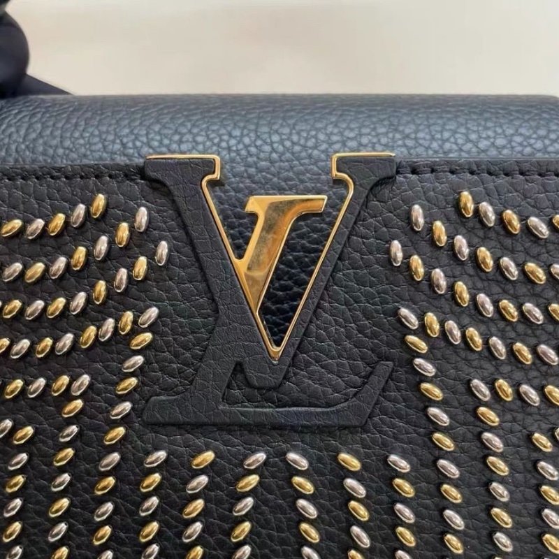 LV 限定黑金釘珠capucines系列肩背包31*20*11  9新 配件塵袋-7