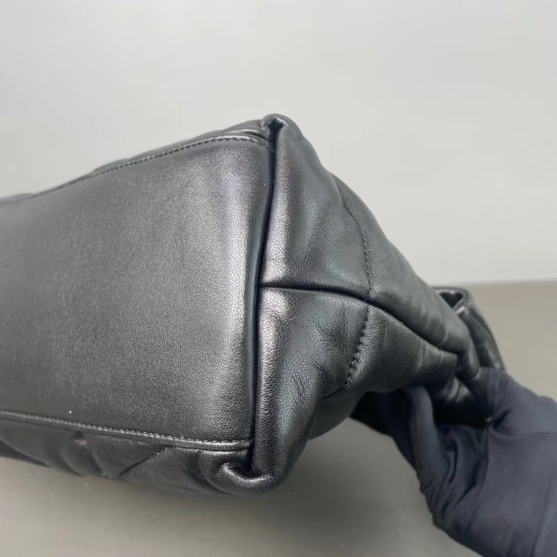 Ysl Loulou Puffer 雲朵包 黑銀鏈條包肩背斜背包羊皮33*21.5*13 9新 配件塵袋-8