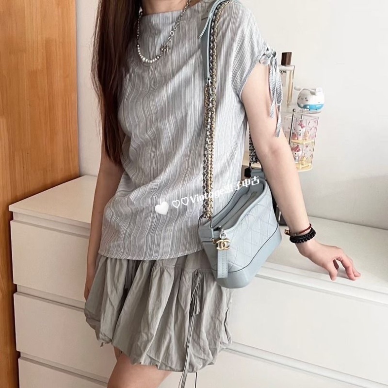 Chanel 流浪包小號嬰兒藍 金扣 牛皮 芯片款 18*16*8  95新 配件塵袋-1