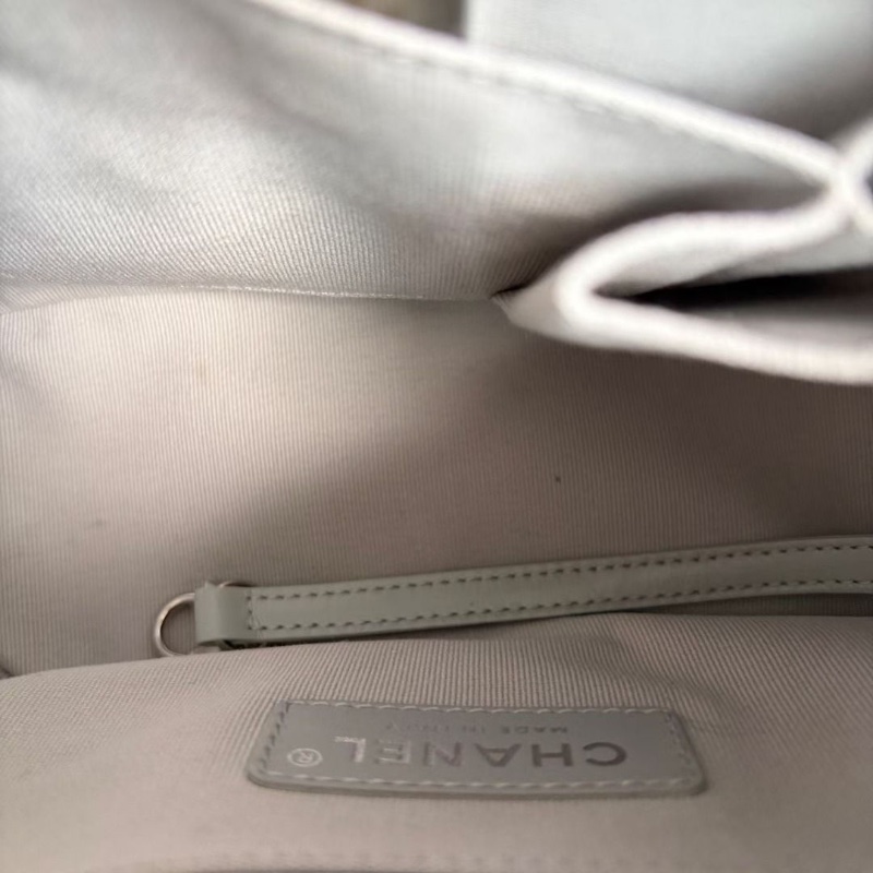 Chanel 流浪包小號嬰兒藍 金扣 牛皮 芯片款 18*16*8  95新 配件塵袋-6