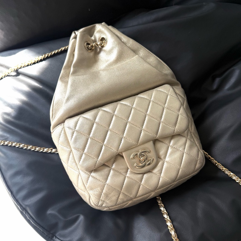 Chanel • 稀有香檳金色金釦羊皮抽繩雙肩包 Jennie同款✨-4