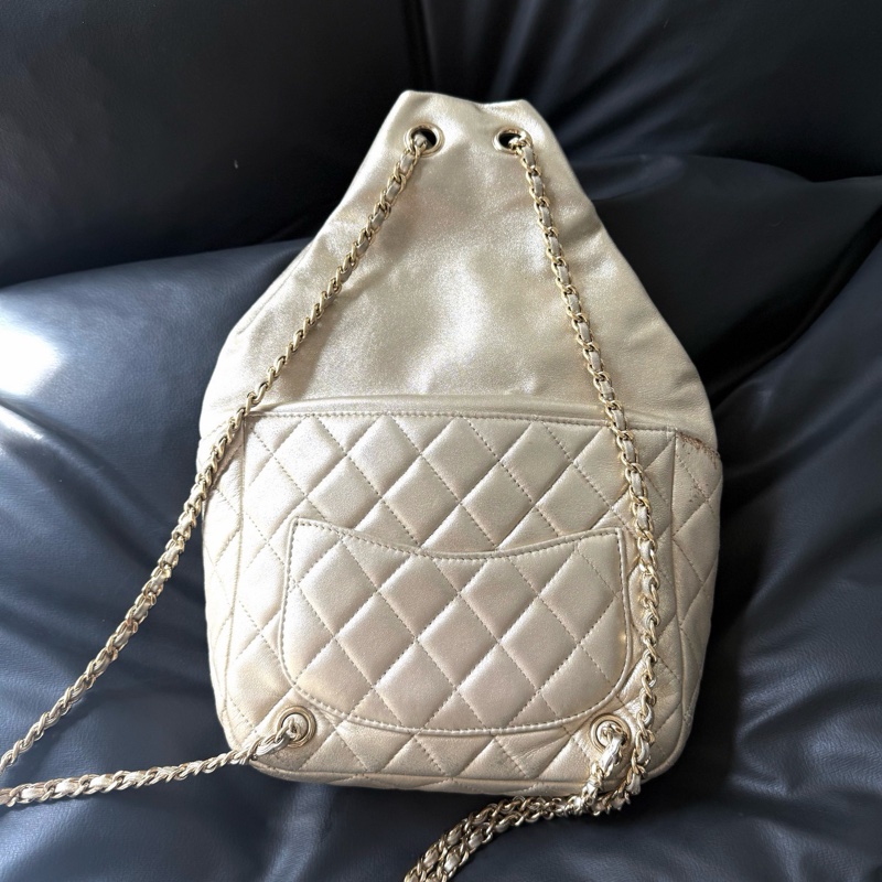 Chanel • 稀有香檳金色金釦羊皮抽繩雙肩包 Jennie同款✨-5